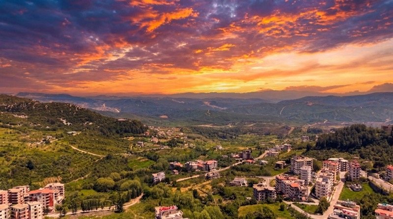 صورة جوية عند الغروب فوق وادي كسب
